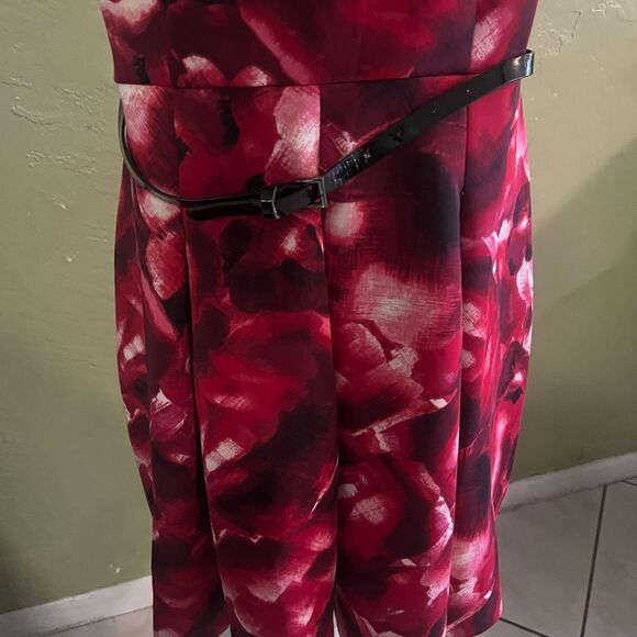 Elegant Red Floral Skirt - Picture 1 of 7